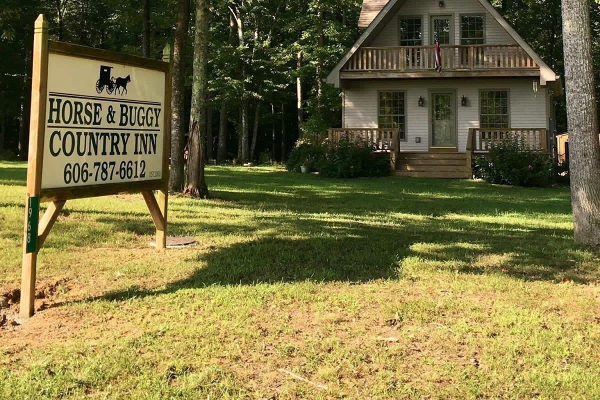 Horse & Buggy Country Inn